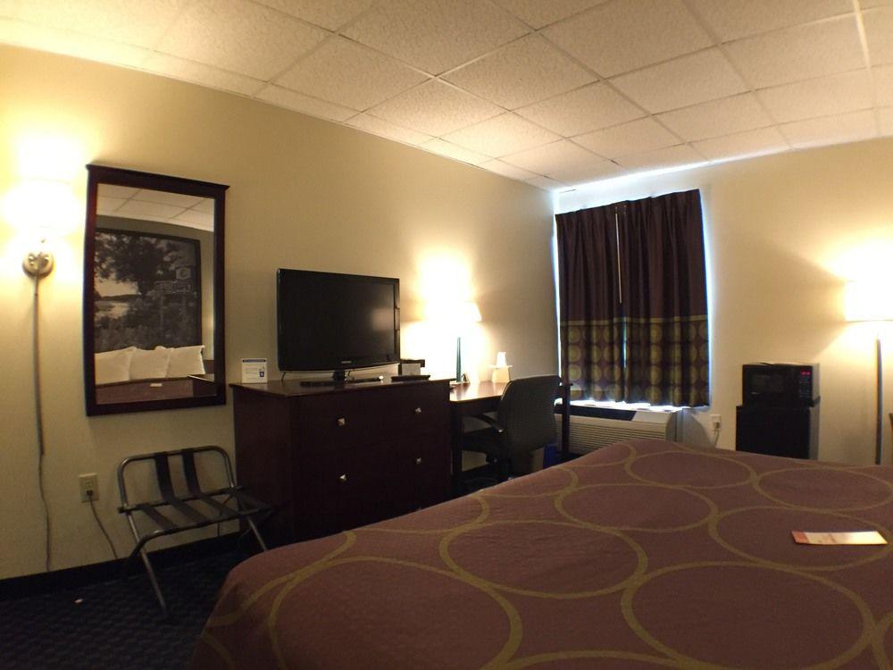 Super 8 By Wyndham Liverpool/Syracuse North Airport Εξωτερικό φωτογραφία