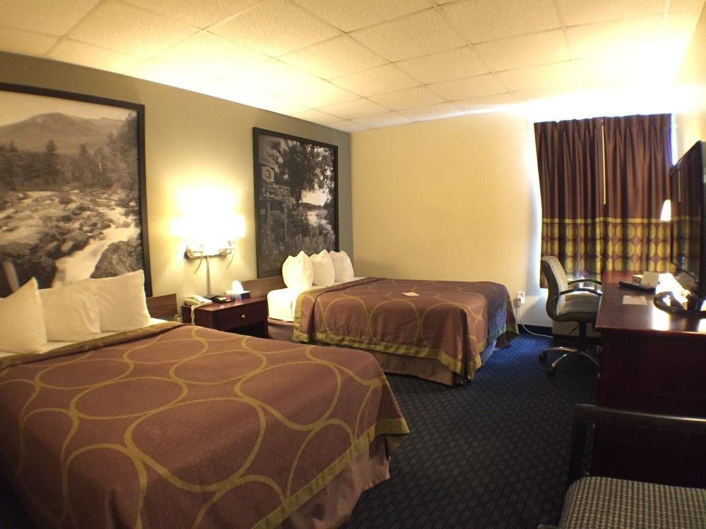Super 8 By Wyndham Liverpool/Syracuse North Airport Εξωτερικό φωτογραφία
