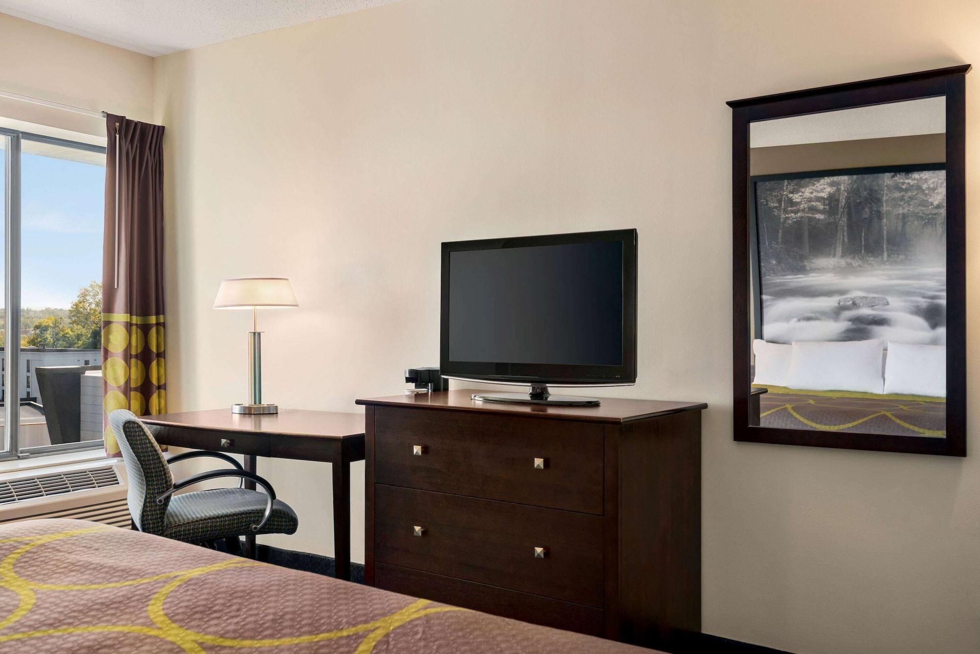 Super 8 By Wyndham Liverpool/Syracuse North Airport Εξωτερικό φωτογραφία