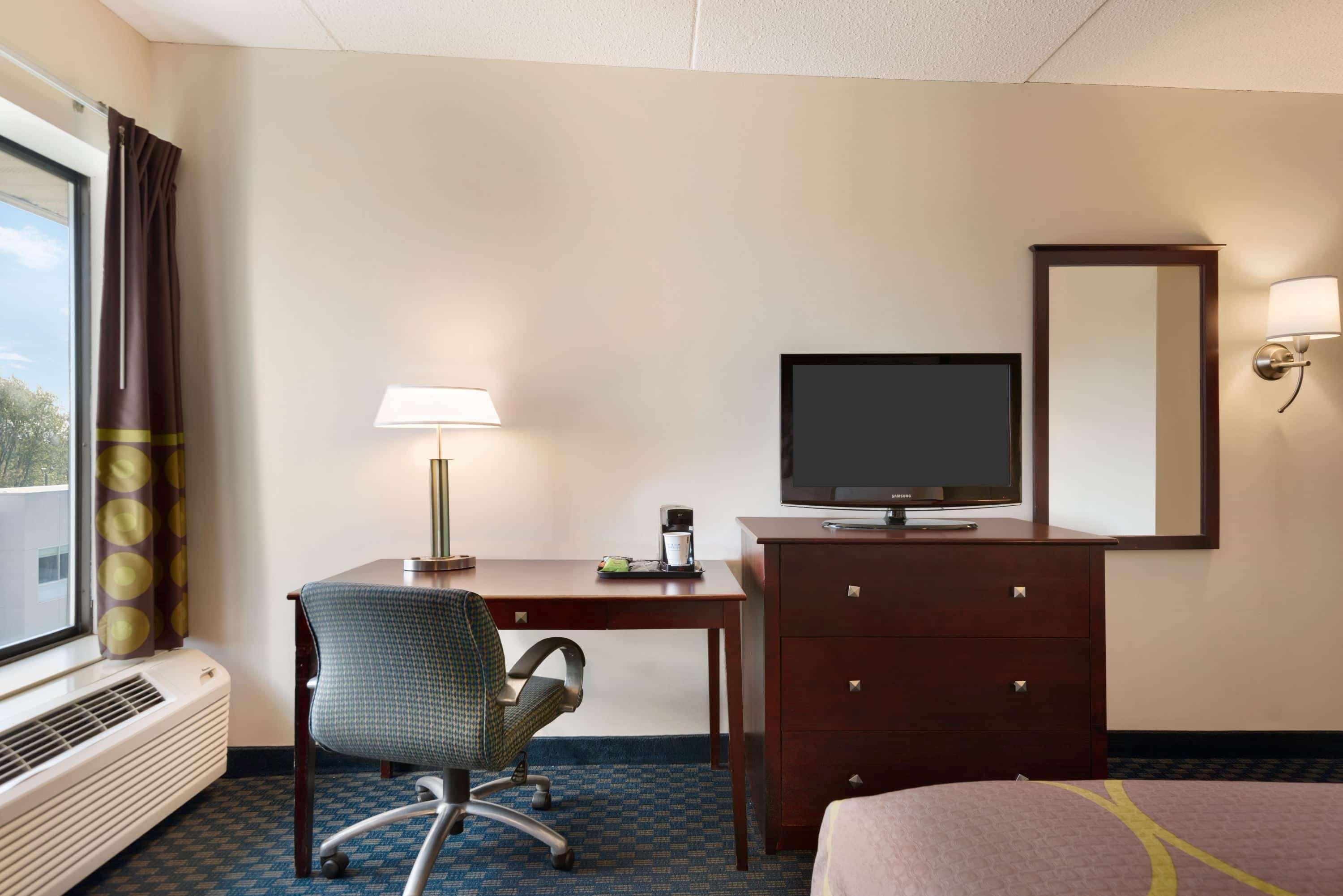 Super 8 By Wyndham Liverpool/Syracuse North Airport Εξωτερικό φωτογραφία