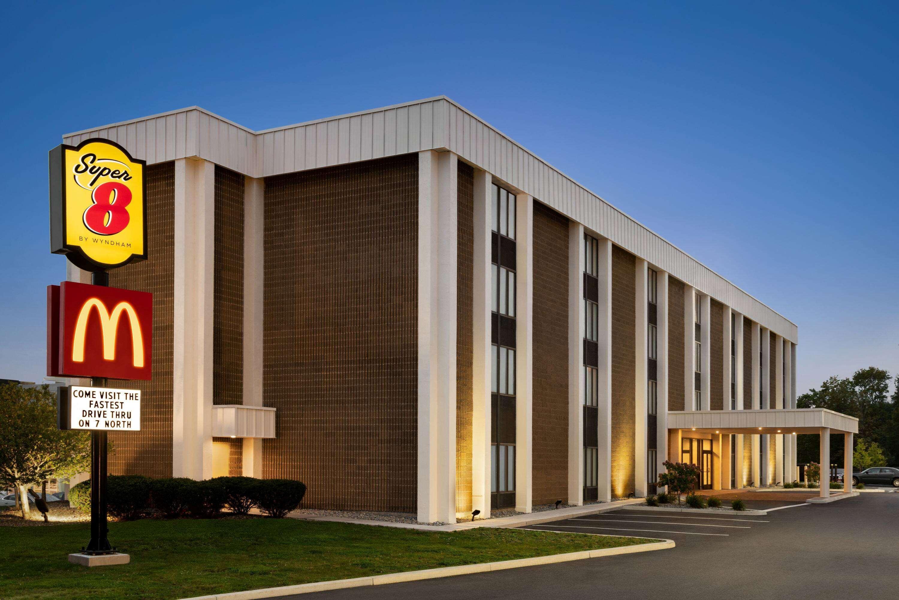 Super 8 By Wyndham Liverpool/Syracuse North Airport Εξωτερικό φωτογραφία
