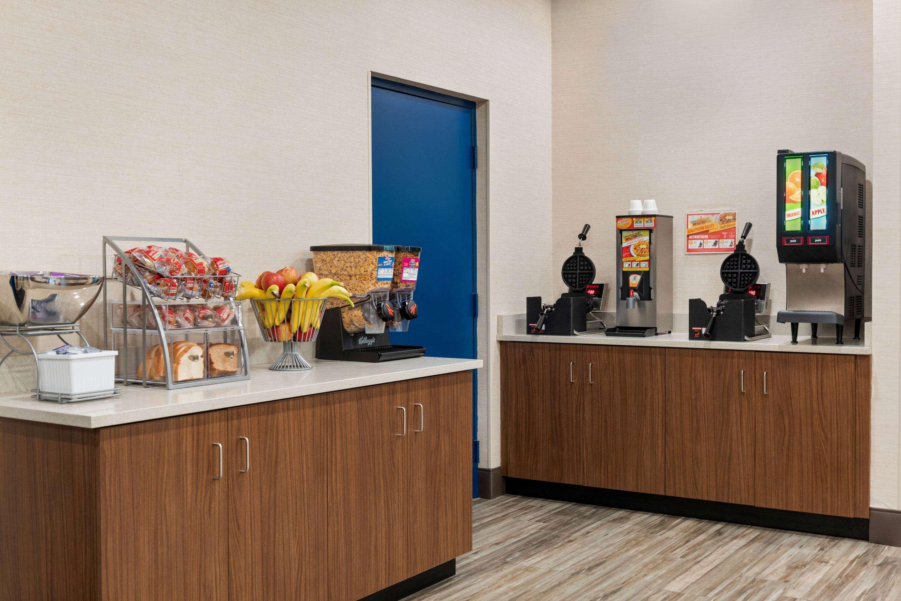Super 8 By Wyndham Liverpool/Syracuse North Airport Εξωτερικό φωτογραφία